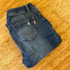 1822 Adrianna Jeans